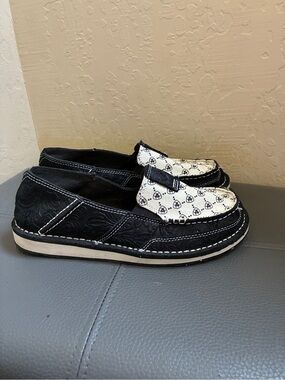 Ariat Women's Cruiser Slip-On Black Suede Embossed 7.5